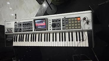 Sintezator, Roland — 2