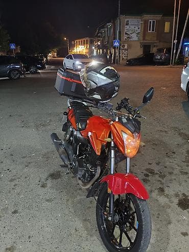 Motosiklet – şəhər və qısa məsafələr üçün praktik street/naked tip — 1