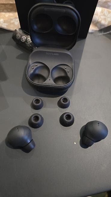 iphone 8 plus irşad: Samsung Galaxy Buds2 Pro simsiz qulaqlıq dəsti. Model: SM-R510. Rəng — 4