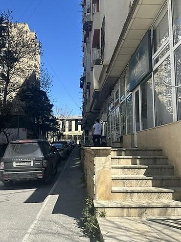 – küçəyə çıxışı olan obyekt icarəyə verilir. -- Yer: yaşayış — 3