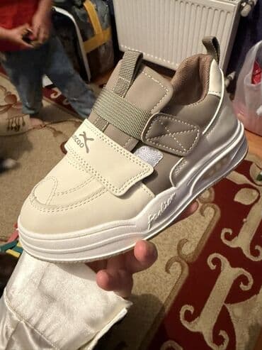 детские кроссовки для футбола: Uşaq üçün idman ayaqqabısı - Rəng: bej/krem və açıq qəhvəyi tonlarda — 2