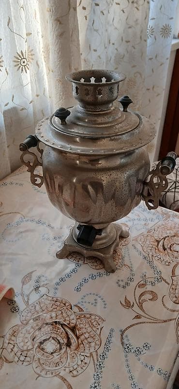 mebel skaf: Məhsul: Klassik metal samovar və vitrinli qonaq otağı şkafı dəsti — 1