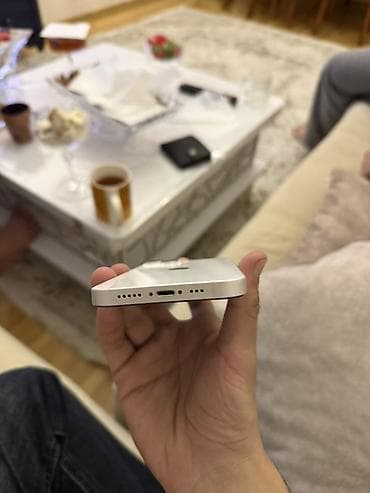 iphone 13 pro max en ucuz: IPhone 13, 128 GB, Ağ, Simsiz şarj, Face ID, Sənədlərlə — 3