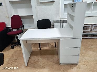 Ağ rəngli iş masası – çoxfunksiyalı model - Geniş masaüstü: laptop