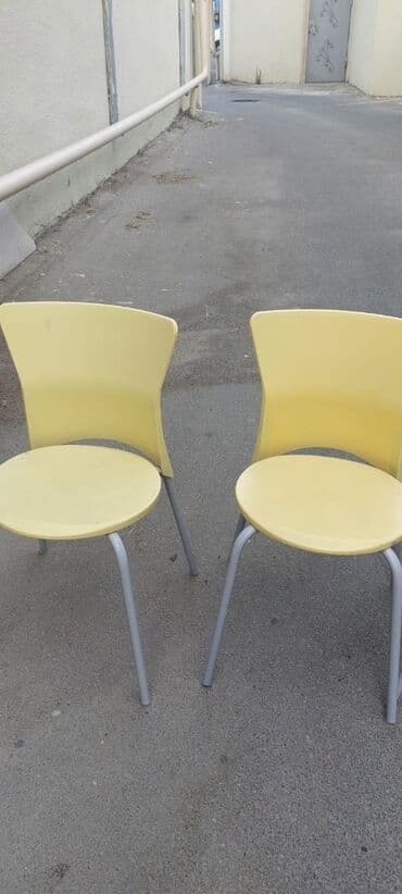 dekorativ das: Müəllimə stoılu 70 m təmiz səliqəli
Oturacaqlar 12 manat — 2