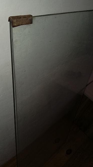 pencer: Şüşə panel - Material: şəffaf şüşə - Qalınlıq: təxmini 4–6 mm - — 3