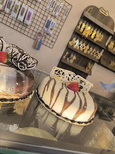 pubg tort: Tort – şokolad və vanil qlazurla - Dairəvi forma, parlaq “mirror — 2