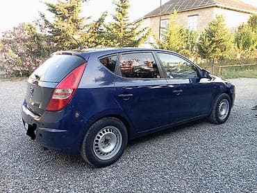 dam bagaj: Hyundai i30 hatchback - Korpus: 5 qapılı hatchback, tünd mavi rəng - — 3