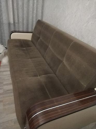 divan: Klassik üslubda salon mebel dəsti - Tərkibi: 1 ədəd üçnəfərlik divan — 1