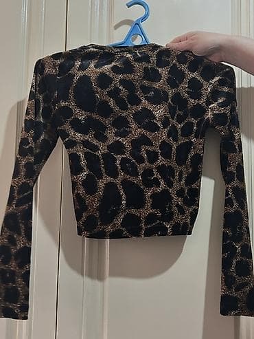 mayka modelleri: Leopard naxışlı qadın crop bluz - Model: Uzunqol, bədənə oturan crop — 3