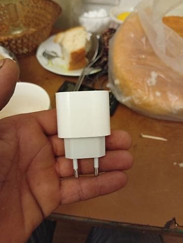 Məhsul: Apple USB‑C divar adaptoru (EU 2-pin) Xüsusiyyətlər: - USB‑C — 2