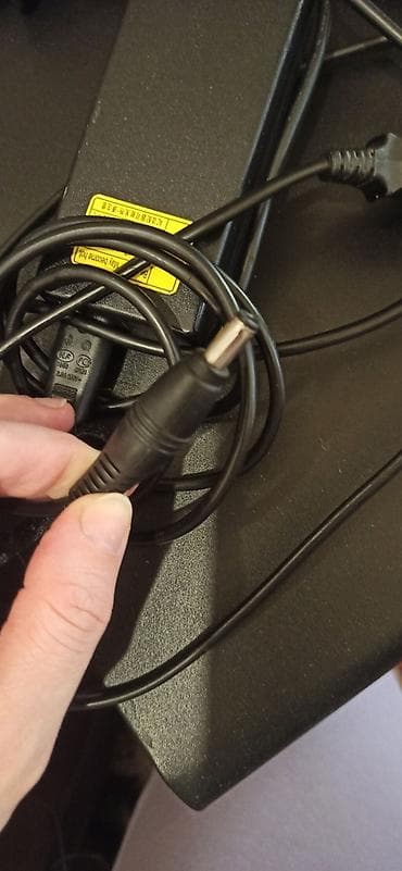 noutbook: Komputer adapteri işlək Elan yanlız bazar gününə kimi aktivdir Toshiba — 3