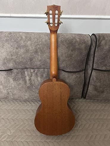 ukulele: Ukulele — 2