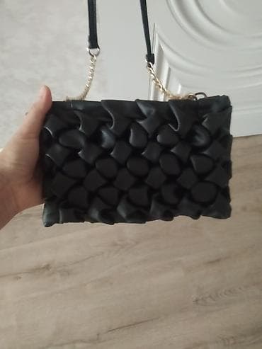 Qara qadın çantası – zəncirli uzun kəmərli - Material: süni dəri, ön lalafo.az -da Qara qadın çantası – zəncirli uzun kəmərli - Material: süni dəri, ön