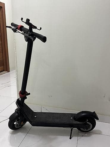 elektrik samavar: Elektrik skuter – qara rəng, yığcam və şəhər içi üçün praktik — 3