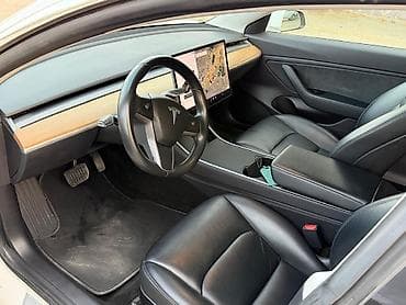 kon texnika: Tesla Model 3 Dual Motor (elektrik sedan) - Rəng: ağ, qara panoramik — 10