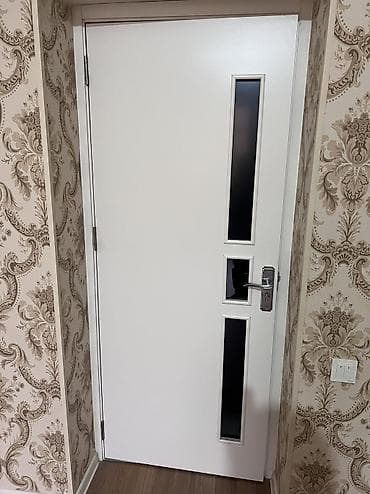 otaq qapsi: Ağ rəngli qapı 6 əd 1 ədədi 90 manat, laminat 90-95 kvm 1 kvm 6 — 4