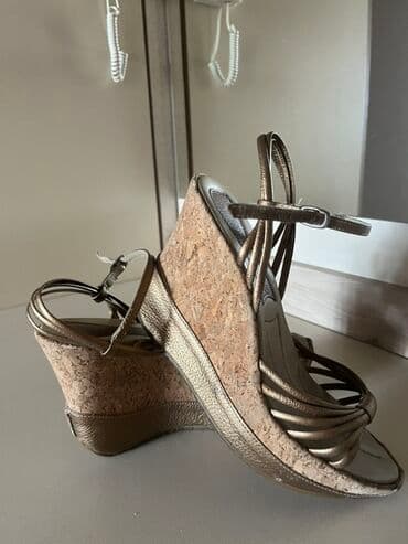 босоножки новые 36 размер: Размер: 38, цвет - Золотой, Б/у — 6