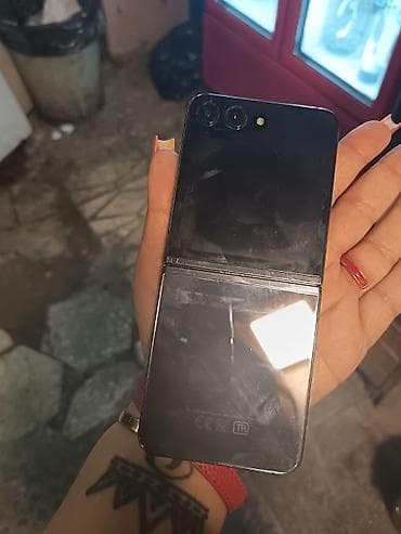 par utusu: Samsung Galaxy Z Flip 5, rəng - Qara — 3