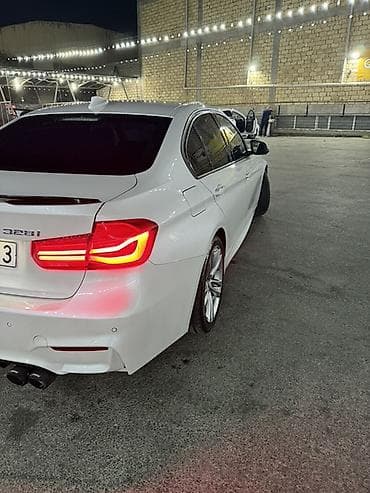 bmv 528: BMW 328: 2 l | 2016 il Sedan — 4