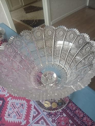uzerlik qabi: Tom Bohemia kəsmə kristal ayaqlı meyvə/gül qabı - Material: 24% — 3