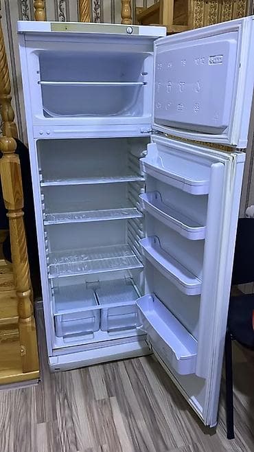 4 mom: 2 qapılı Indesit Soyuducu Satılır, rəng - Ağ — 2