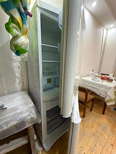 İşlənmiş 2 qapılı Indesit Soyuducu Satılır, rəng - Ağ, Dolab içi