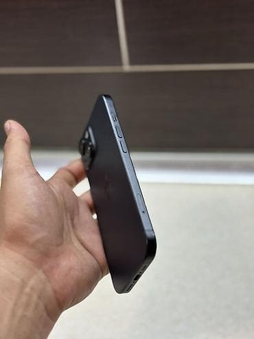 iphone 4 s: IPhone 15, 128 GB, Qara, Face ID — 3