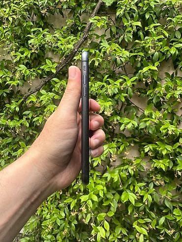 philips xenium 9@9d: IPhone 11, 64 GB, Qara — 6