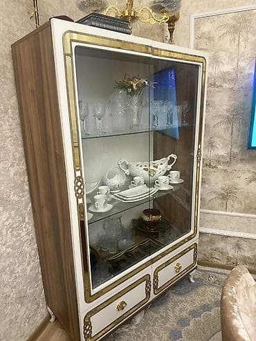 kassa çeki: Şüşəli dolab vitrini, Yeni — 1