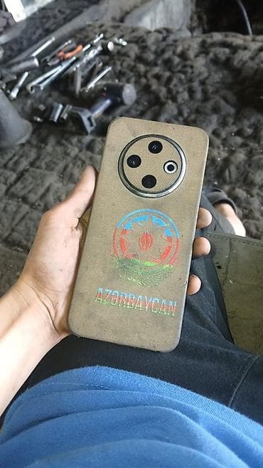 Tecno Spark 30C, 128 ГБ, цвет - Черный, Сенсорный, Отпечаток пальца, Face ID
