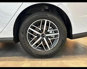 BYD Seal 05: 1.6 l | 2025 il 50 km Sedan — 10