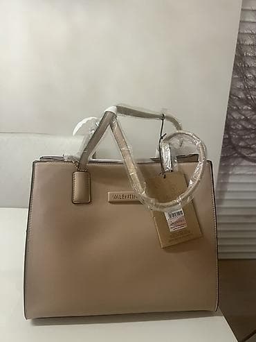 Valentino qadın çantası - Rəng: bej/nude - Material: hamar teksturalı