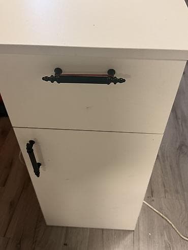 demir stollar: Recepsiyon/qarşılama masası (Laminat/aqloy) - Rəng: ön panel qırmızı — 3