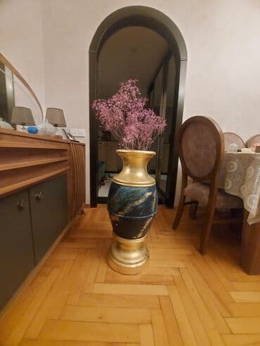 xedice gulu: Bir vaza, Keramika — 5