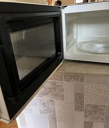 Техника и электроника: Микроволновка Geepas, Отдельностоящая, С микроволнами, цвет - Бежевый — 3