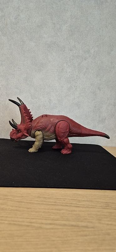 Fiqur, Plastik, rəng - Qırmızı — 1