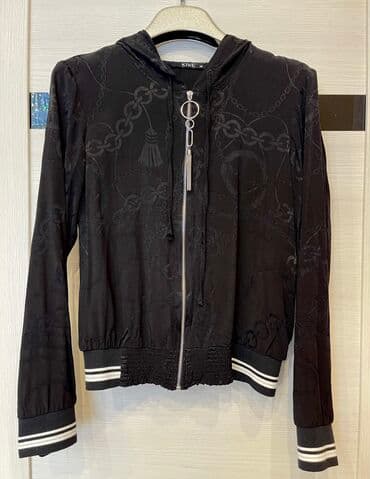 Dəst satılır. Az geyilib. M ölçü. S ölçüyədə gedir