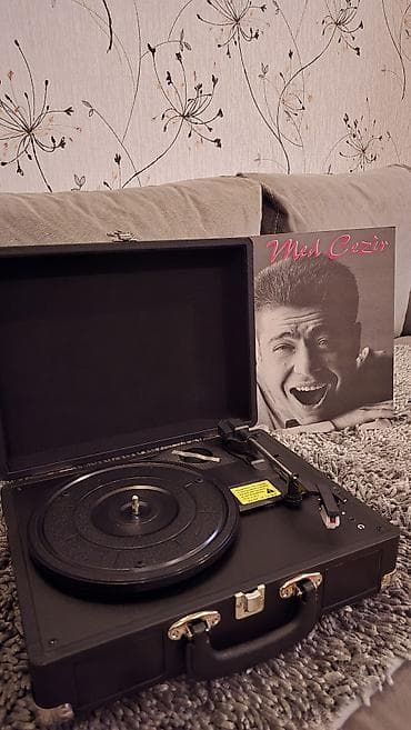 Heykəlciklər: Qrammafonlar Mehduddur!!! Çox gözəl Retro Qramafonlar və göz oxşuyan — 3