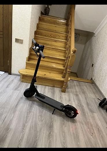 İşlənmiş Elektrik samokat 8", 351 - 500 Vt, 26 - 35 km/s, Ünvandan götürmə — 1