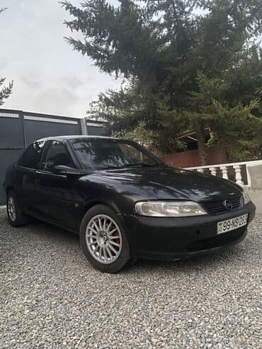 opel vectra b suret qutusu: Opel Vectra: 1.8 l | 1997 il 27000 km Sedan — 2