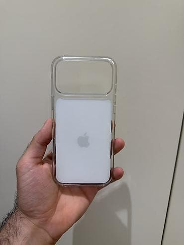 iphone adapter original: Iphone 17 pro max üçün Original Case. Az istifadə olunub. Kontakt Home — 1