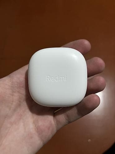 Elektronika: Redmi simsiz qulaqlıq - Rəng: ağ - Form‑faktor: TWS (tam simsiz) — 1