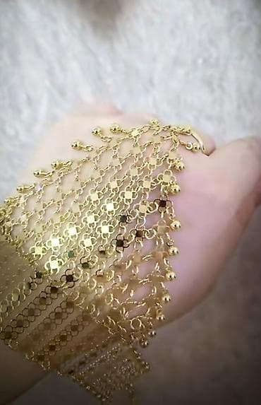 bijuteri: Dəbdə olan şahmeran ✨️ 25 manata satılırdı amma indi endirimdedi 15 — 4