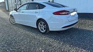 chat satisi: Ford Fusion (ağ rəng, sedan) Texniki və əsas xüsusiyyətlər: - Benzin — 4
