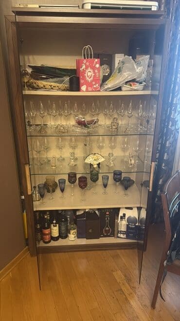 şüşə güzgü: Dolab — 5