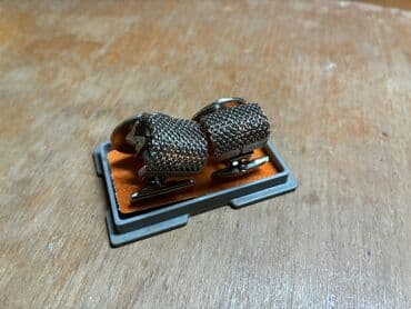 Сумки: Məhsul: Metal qol düymələri dəsti Təsvir: - Klassik dizaynlı, gümüş — 2