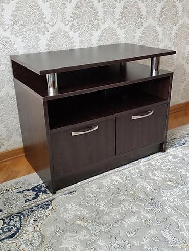 TV tumba / TV altlığı Saz veziyyetdedir Ölçülər: - En: 45 sm -
