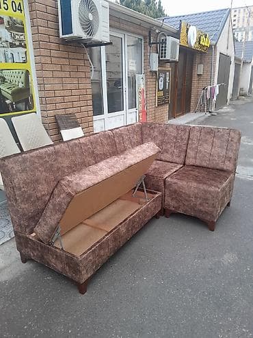 Künc divan, Divan, Bazalı, Açılan