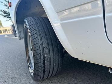 w202 radiator: VAZ 2107, ağ rəng, sedan kuzov Texniki xüsusiyyətlər: - Benzin — 8